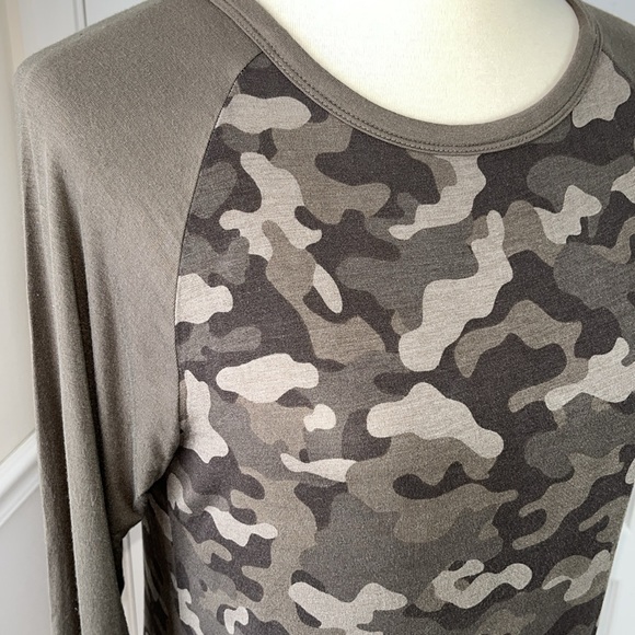 Faded Glory Camo Print Top - Picture 6 of 8
